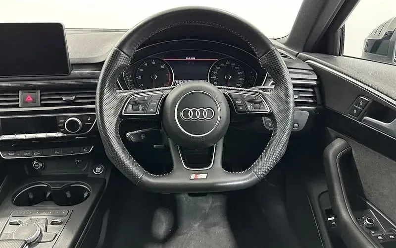 Used Audi A4 Black Edition 150 HP (110 kW) 2017 White Estate
