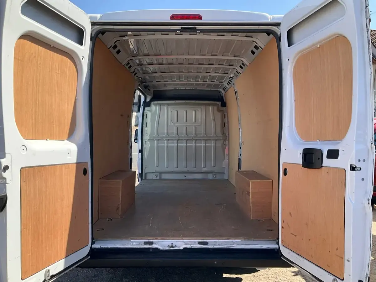 Used Peugeot Boxer 140 HP (102 kW) 2022 White Van