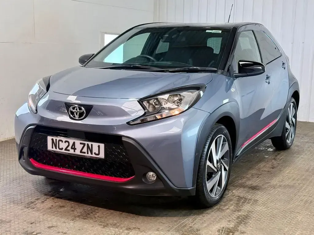Used Toyota Aygo X 72 HP (52 kW) 2024 Grey SUV