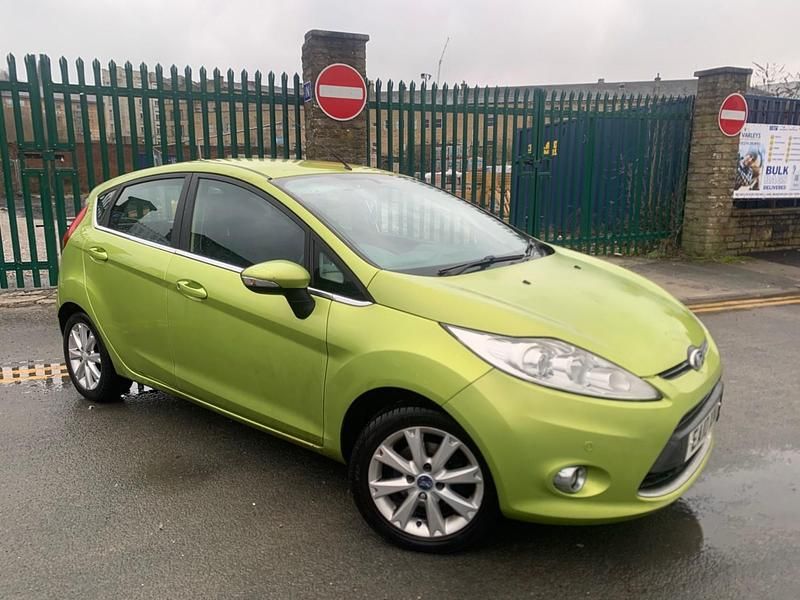 Green Used 2010 Ford Fiesta Zetec Hatchback | £1,495 (Super price) - Image 1/4