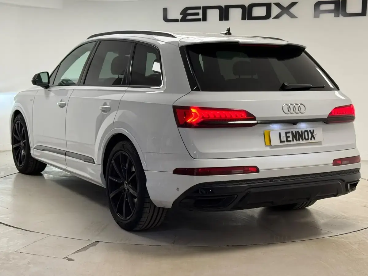 Used Audi Q7 Black Edition 340 HP (250 kW) 2022 White SUV