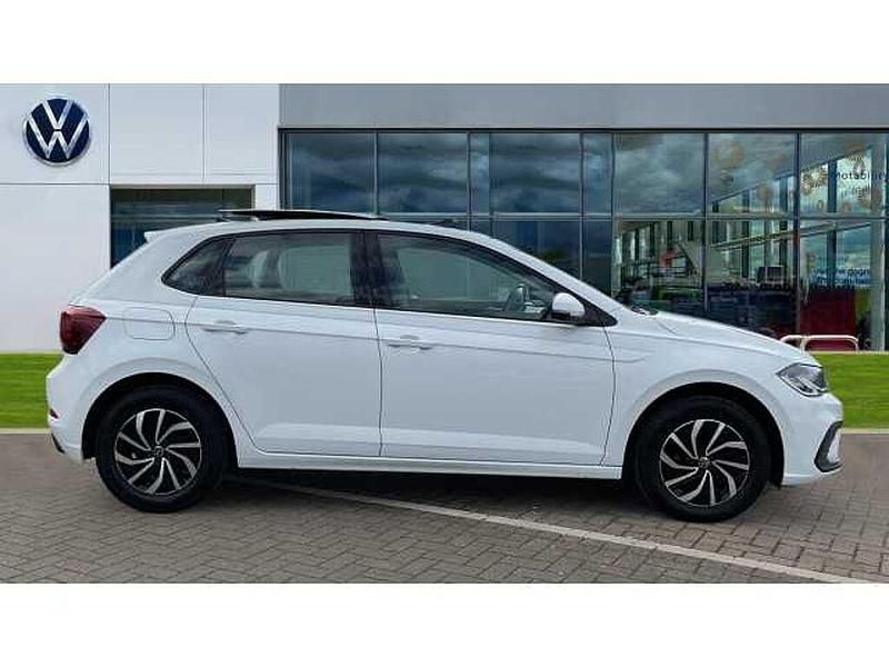 Used VW Polo Life 95 HP (69 kW) 2023 White Hatchback