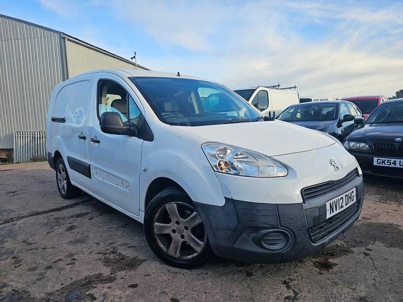 White Used 2012 Peugeot Partner S MPV | £1,495 (Good price) - Image 1/4