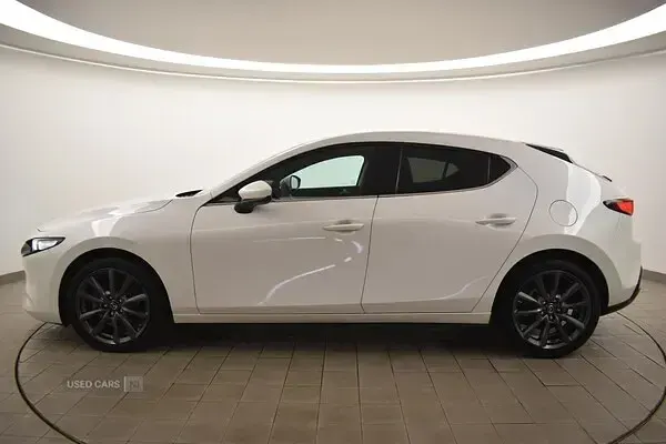 Used Mazda 3 Exclusive-Line 140 HP (102 kW) 2025 White Hatchback