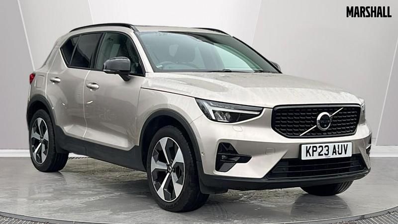 Used Volvo XC40 Ultimate 197 HP (144 kW) 2023 Gold SUV