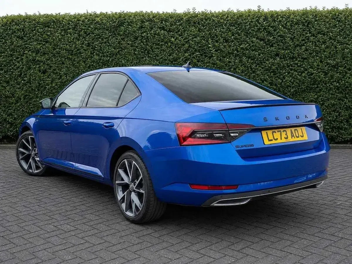Used Skoda Superb SportlinePlus 160 HP (117 kW) 2023 Race blue metallic Hatchback