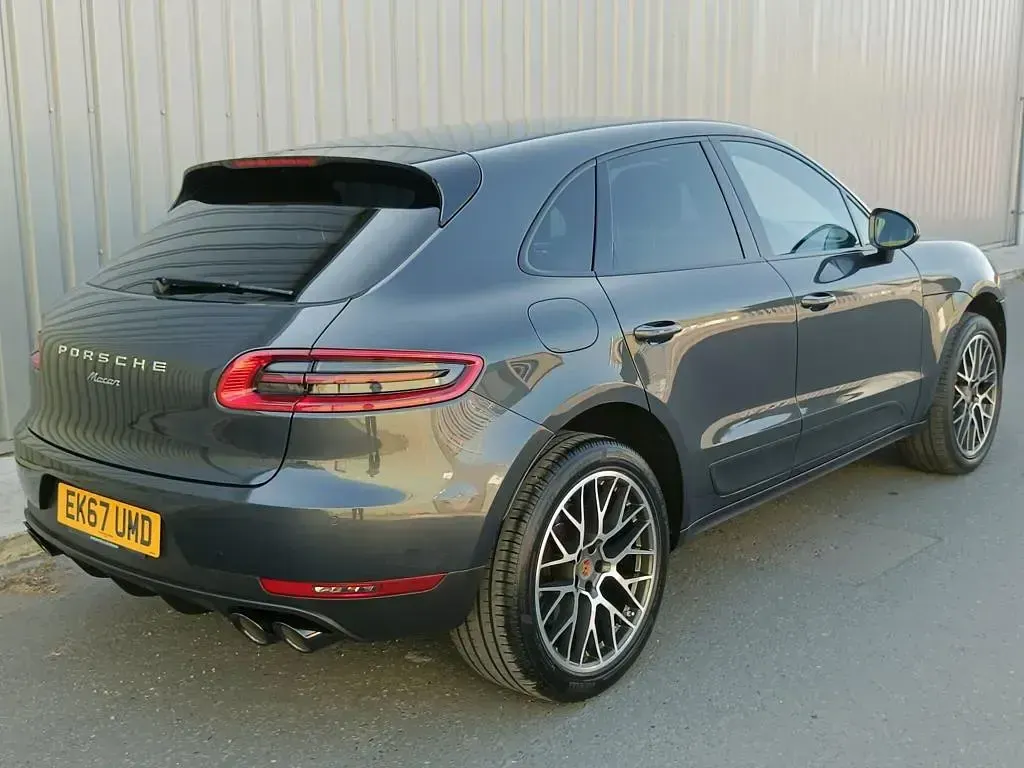 Used Porsche Macan 252 HP (185 kW) 2017 Grey SUV