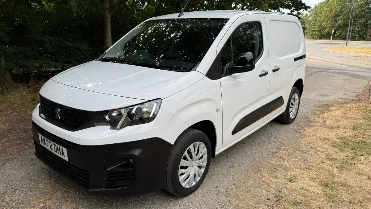 Used Peugeot Partner 131 HP (96 kW) 2022 White MPV