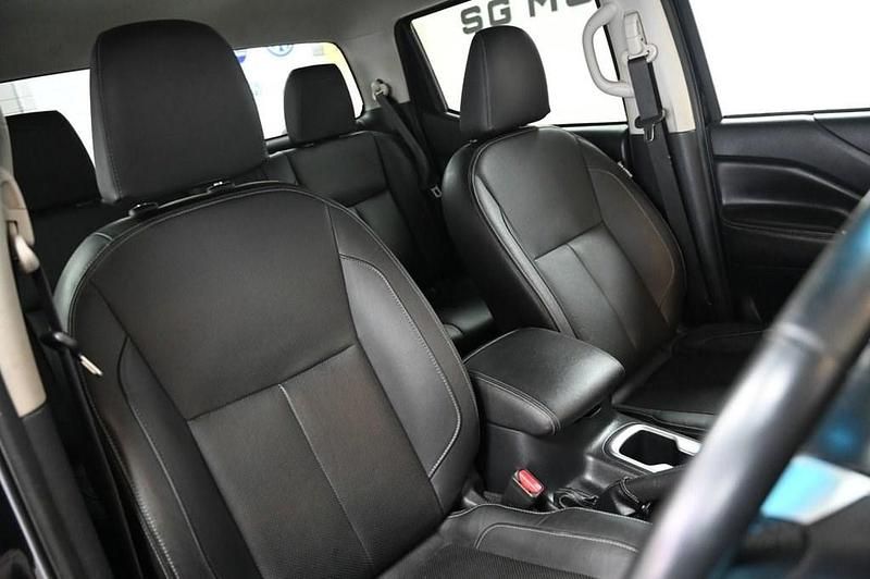 Used Nissan Navara Tekna 2017 Black Pickup