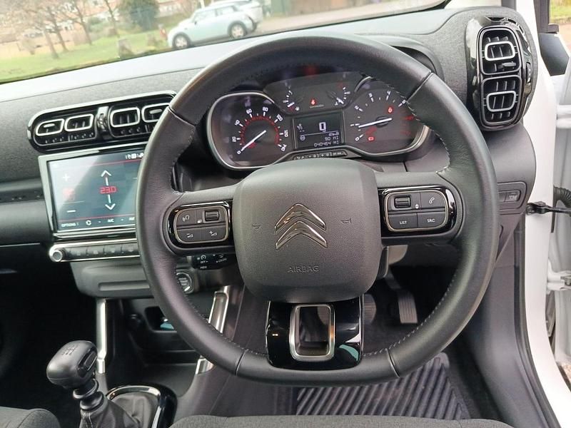 Used Citroën C3 Aircross PureTech 108 HP (79 kW) 2022 White SUV