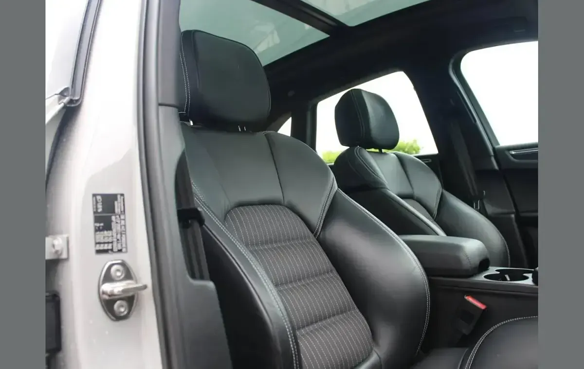 Used Porsche Macan 261 HP (191 kW) 2023 Grey SUV