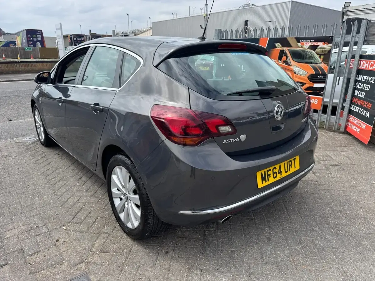 Used Vauxhall Astra Elite 165 HP (121 kW) 2014 Grey Hatchback