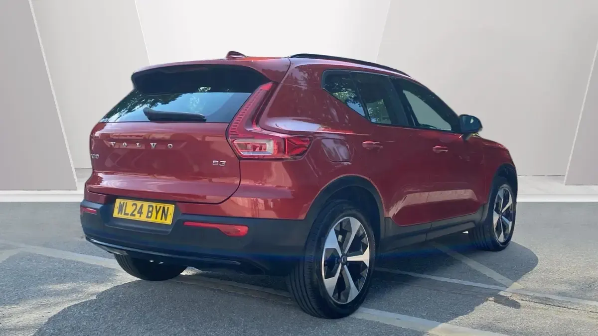Used Volvo XC40 Plus 163 HP (119 kW) 2024 Red SUV