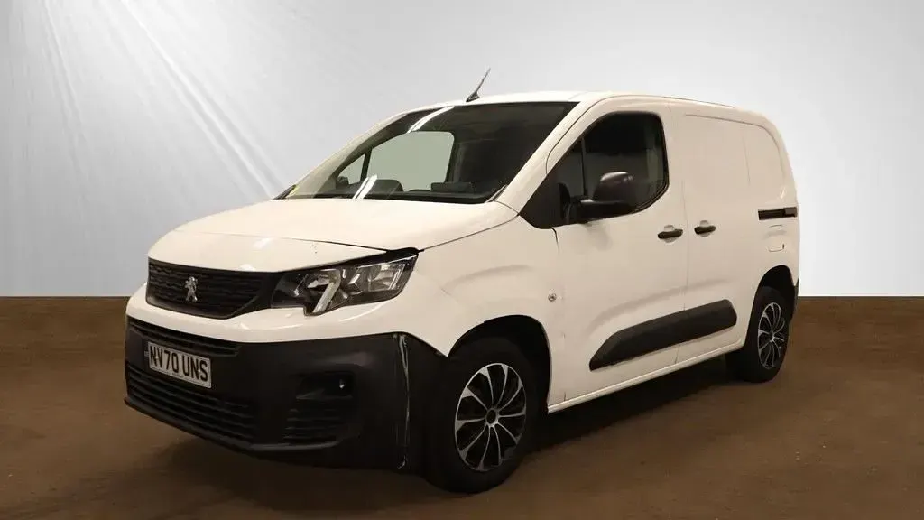 Used Peugeot Partner 131 HP (96 kW) 2021 White MPV