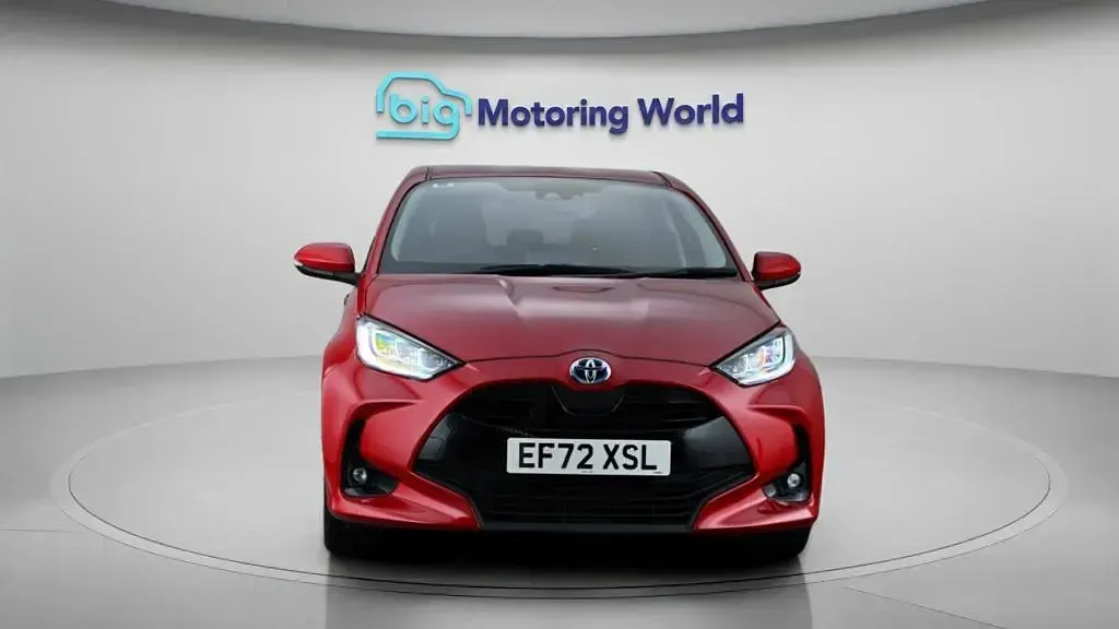 Used Toyota Yaris Design 116 HP (85 kW) 2023 Red Hatchback