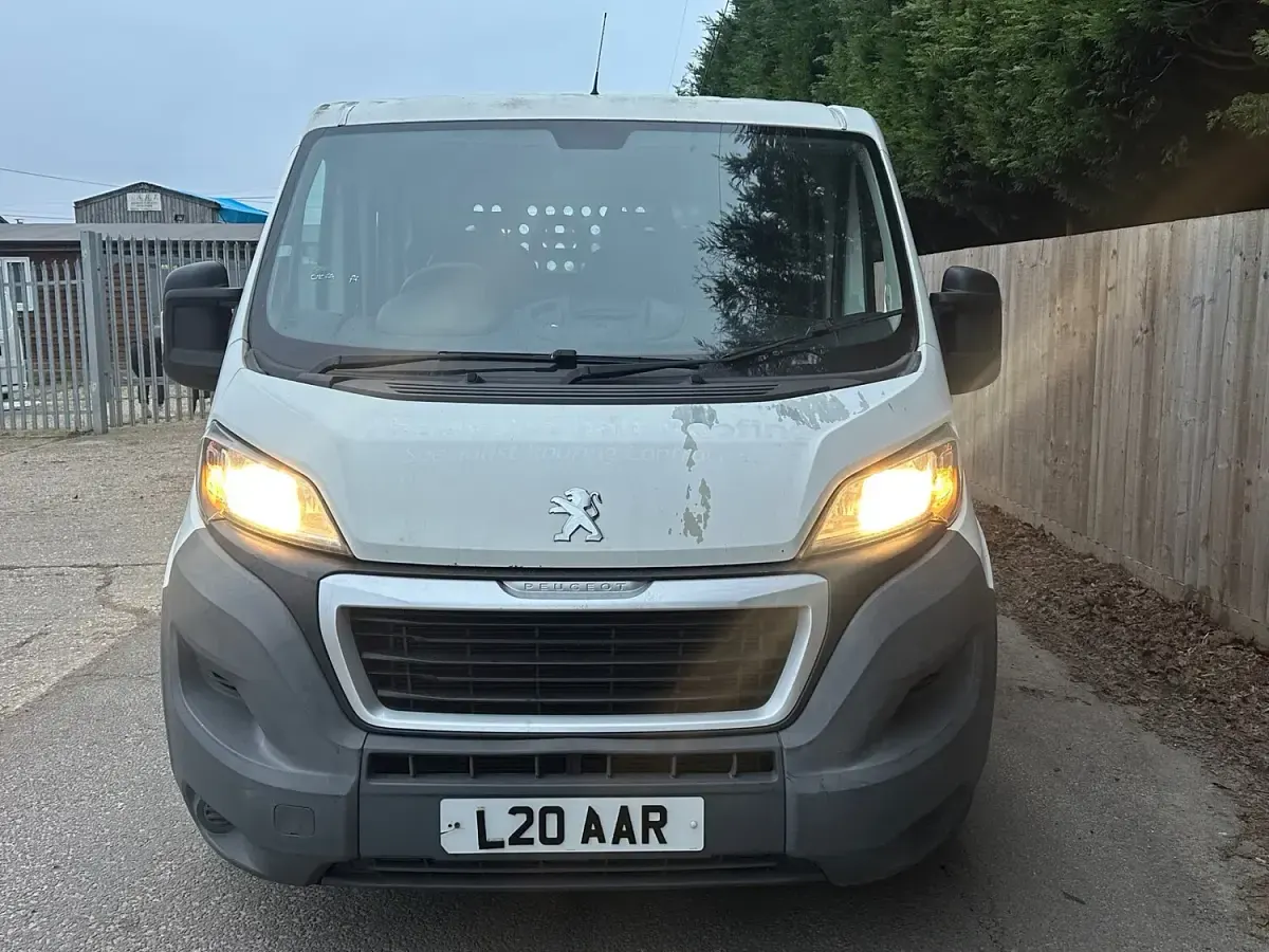 Käytetty Peugeot Boxer 130 HP (95 kW) 2014 Valkoinen Van