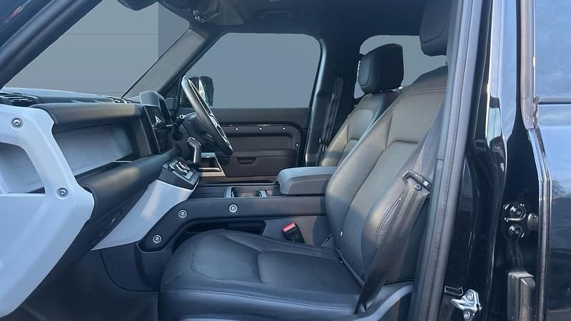 Used Land Rover Defender HSE Dynamic 249 HP (183 kW) 2023 Estate