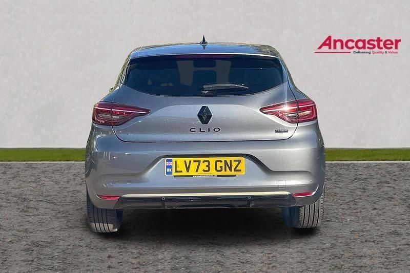 Used Renault Clio V Engineered 145 HP (106 kW) 2023 Grey Hatchback