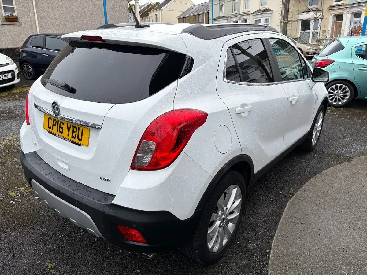 Used Vauxhall Mokka 136 HP (100 kW) 2016 White SUV