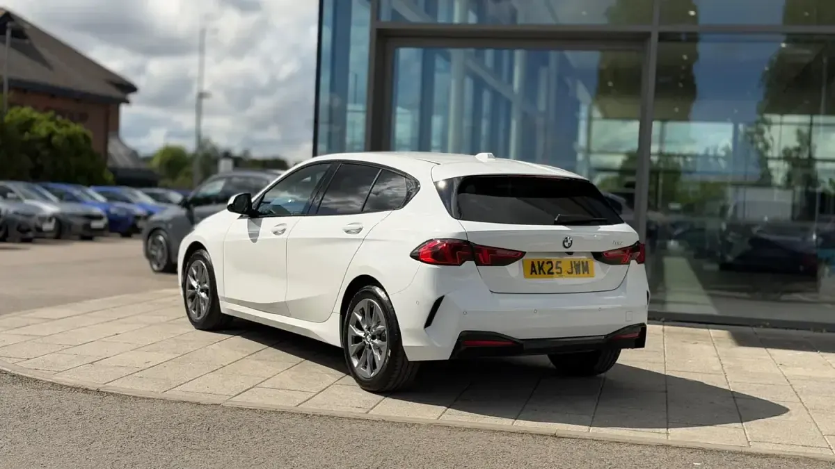 Used BMW 120 Sport Line 168 HP (123 kW) 2025 White Hatchback