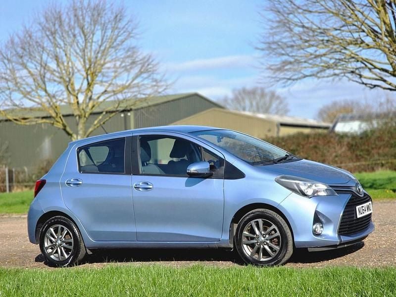 Used Toyota Yaris Multidrive S 99 HP (72 kW) 2014 Blue Hatchback