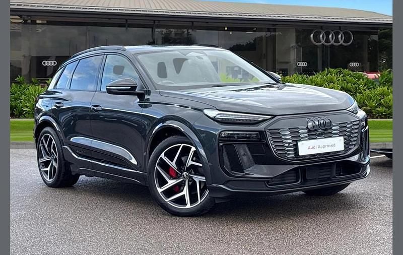 Grey Used 2024 Audi Q6 e-tron Advanced SUV | £54,990 (Super price) - Image 1/4
