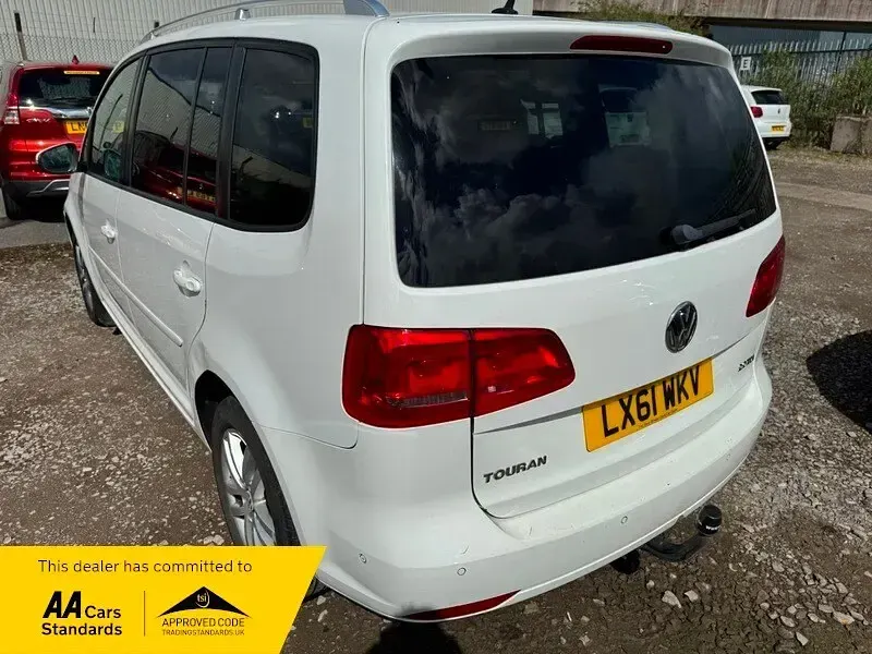 Used VW Touran SE 140 HP (102 kW) 2011 White MPV