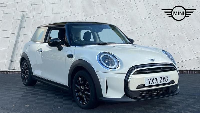 White Used 2021 Mini Cooper Classic Hatchback | £18,493 (Fair price) - Image 1/4