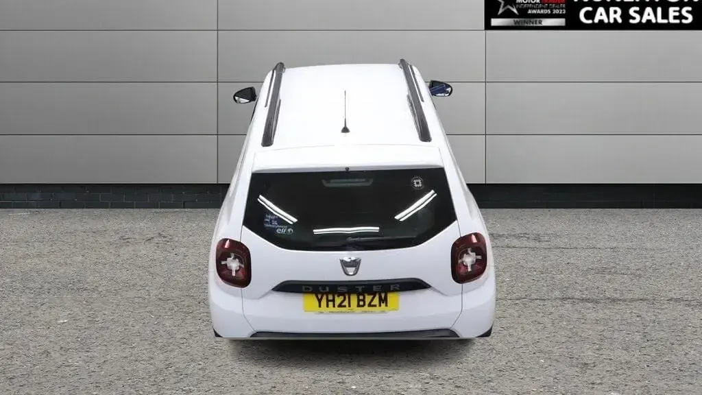 Begagnad Dacia Duster Essentiel 100 HK (73 kW) 2021 Vit SUV