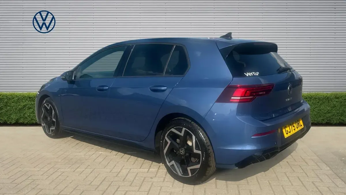 Used VW Golf VIII R-line 150 HP (110 kW) 2025 Blue Hatchback
