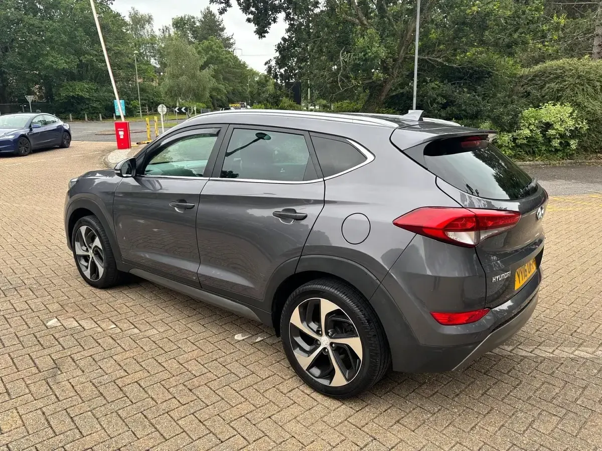 Used Hyundai Tucson Premium 136 HP (100 kW) 2016 Grey SUV