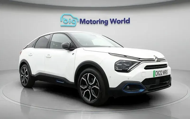 Used Citroën e-C4 Shine 100 kW (136 HP) 2022 White Hatchback