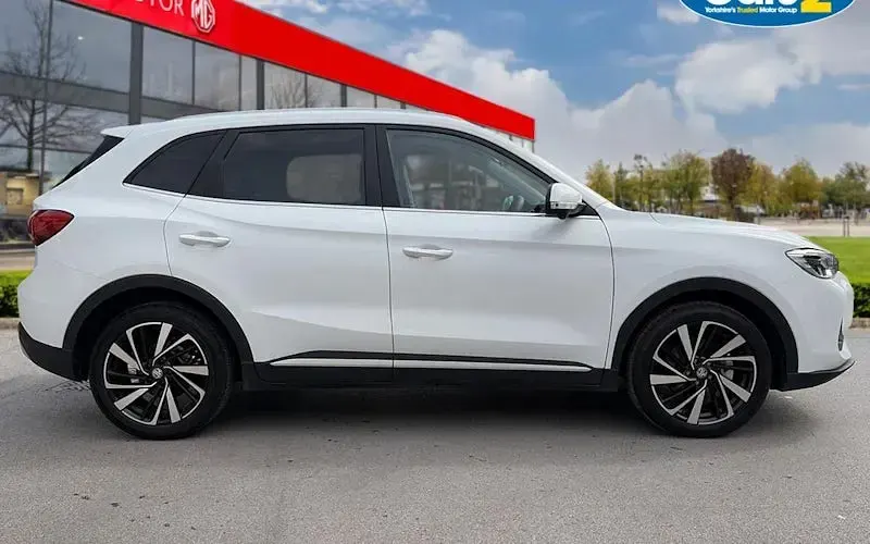 Used MG ZS Trophy 196 HP (144 kW) 2025 White SUV