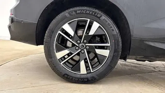 Second-hand Volvo XC60 Plus 247 CP (181 kW) 2026 SUV