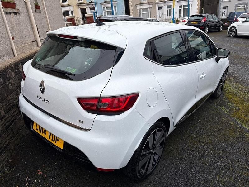 Used Renault Clio IV Dynamique 90 HP (66 kW) 2014 White Hatchback