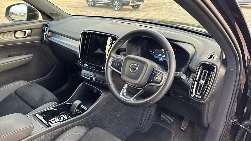Used Volvo XC40 Plus 197 HP (144 kW) 2024 Black SUV