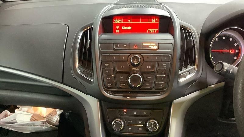 Used Vauxhall Zafira Design Edition 2016 Red MPV