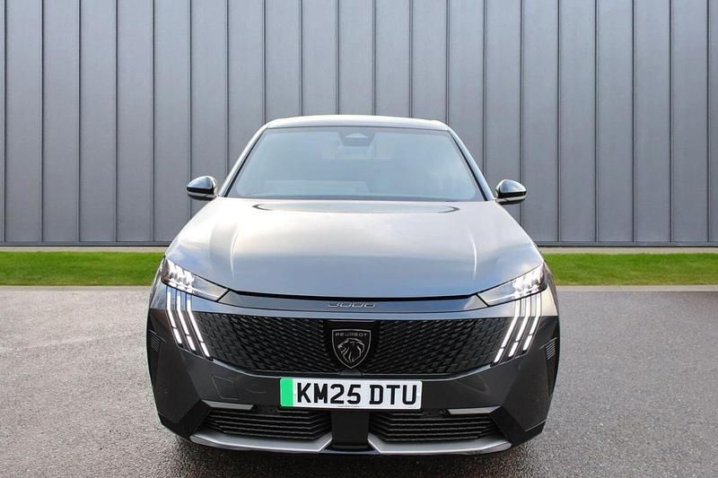 Grey Used 2025 Peugeot e-3008 GT SUV | £28,469 (Good price) - Image 1/4