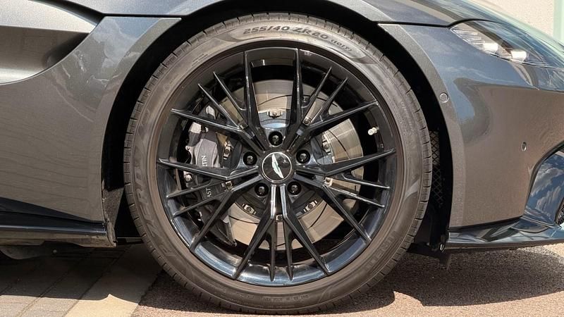 Used Aston Martin Vantage 510 HP (375 kW) 2021 Silver Coupe