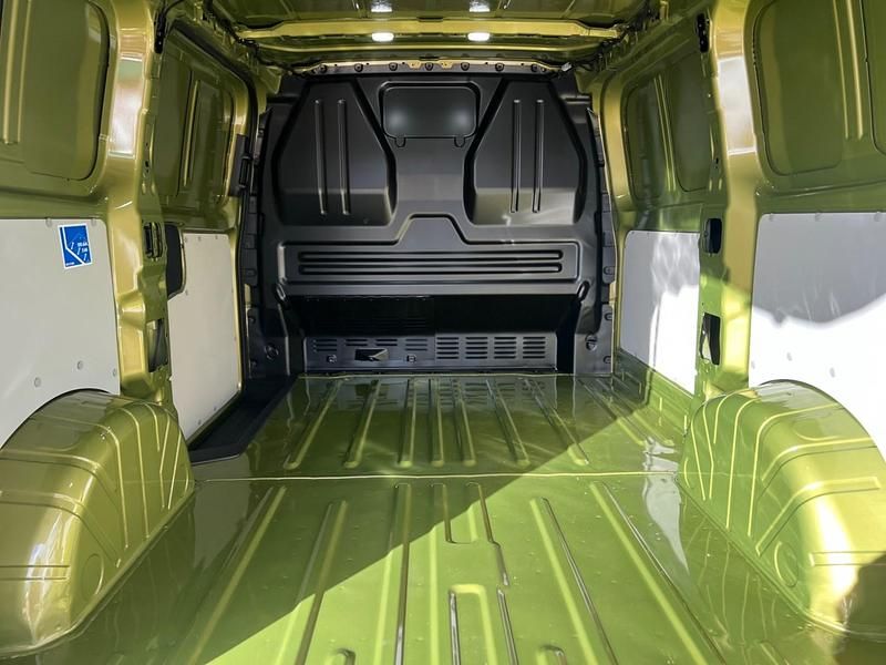 Ny VW Transporter Pro 2025 Grön Van