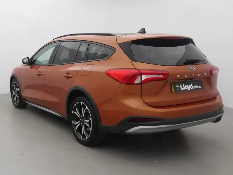 Used Ford Focus Active X 120 HP (88 kW) 2019 Orange Estate