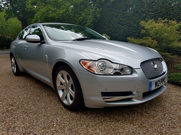 Liquid silver metallic Used 2010 Jaguar XF Luxury Sedan | £5,975 - Image 1/1
