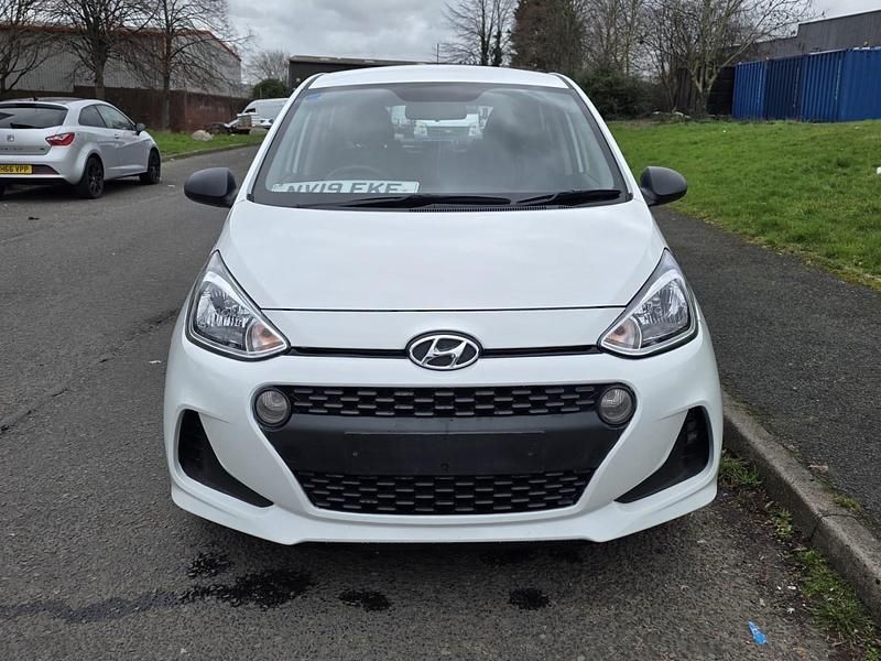 Used Hyundai i10 2019 White Hatchback