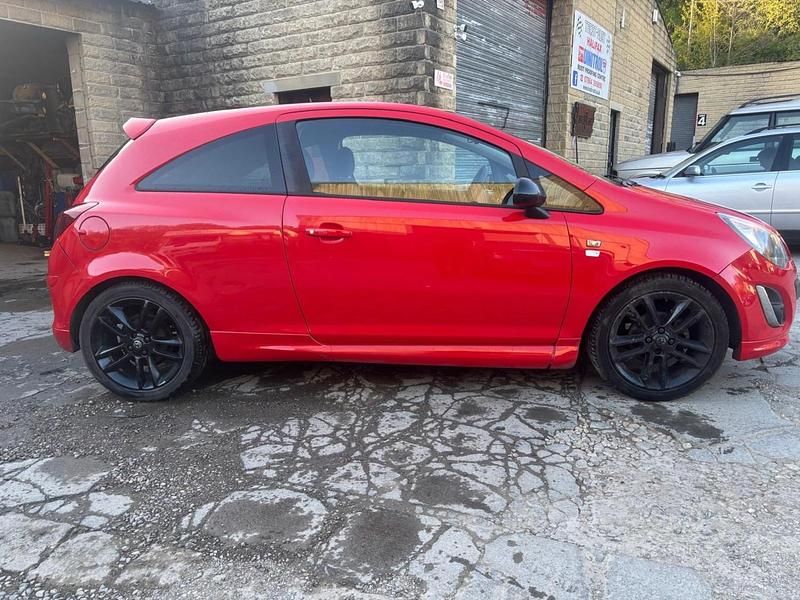 Used Vauxhall Corsa Edition 75 HP (55 kW) 2014 Red Hatchback