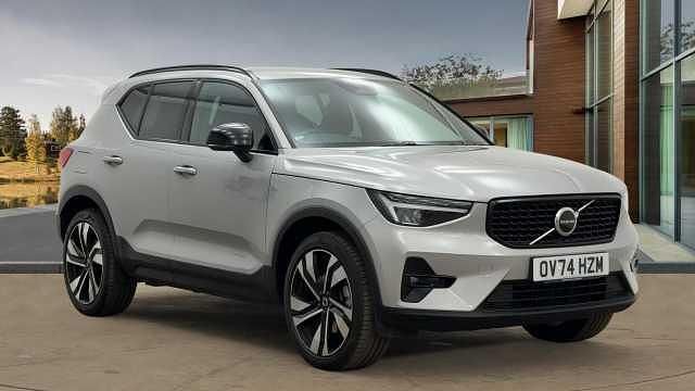 Used 2025 Volvo XC40 Plus SUV | £32,995 (Fair price) - Image 1/4