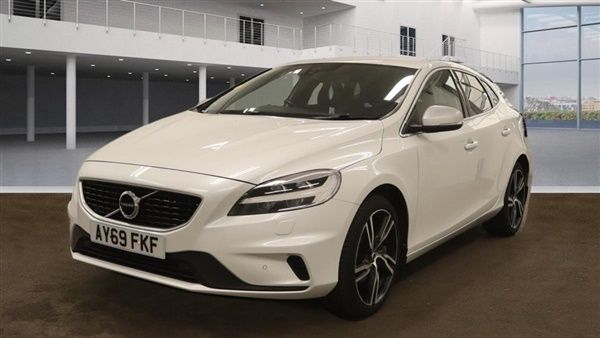 White Used 2019 Volvo V40 R-Design Estate | £12,995 (Expensive) - Image 1/1