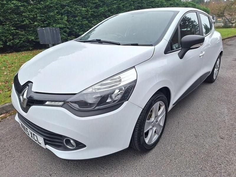 Used Renault Clio IV Expression+ 75 HP (55 kW) 2015 White Hatchback