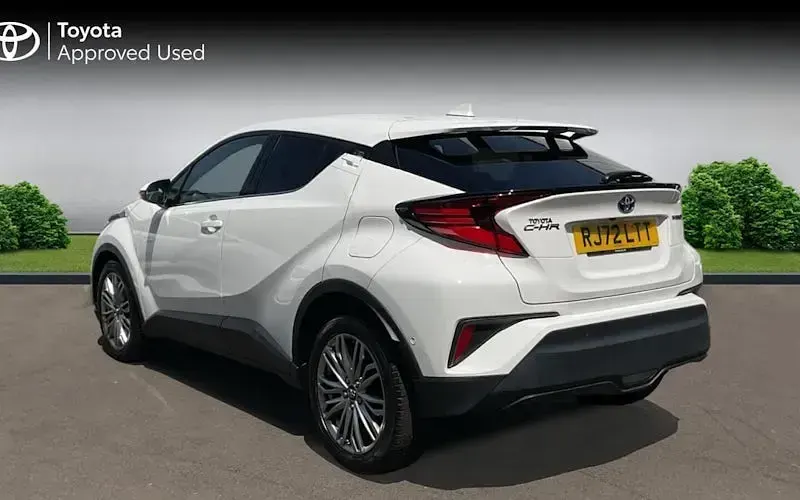 Used Toyota C-HR 122 HP (89 kW) 2022 White SUV