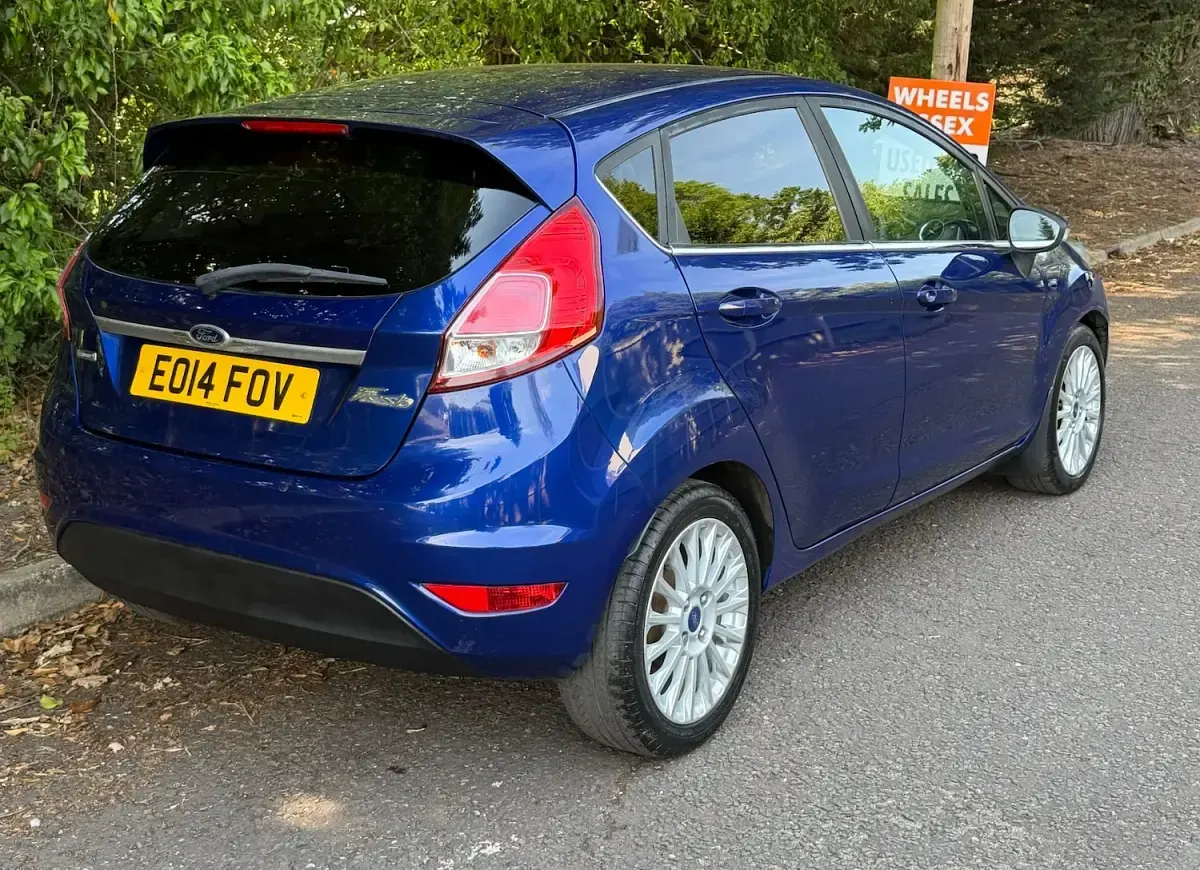Used Ford Fiesta Titanium 125 HP (91 kW) 2014 Blue Hatchback