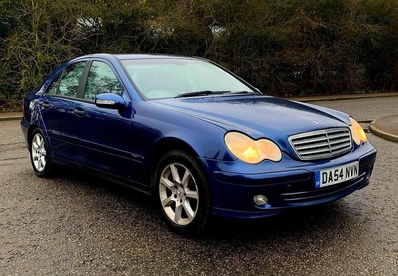Used Mercedes C180 Classic 141 HP (103 kW) 2004 Blue Sedan